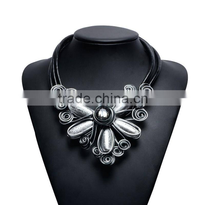 Europe and the United States Flowers hand woven leather necklace