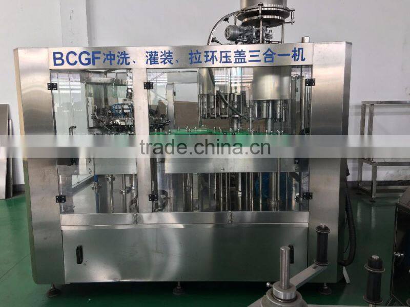 Automatic glass bottle filling device and washing capping filling production line