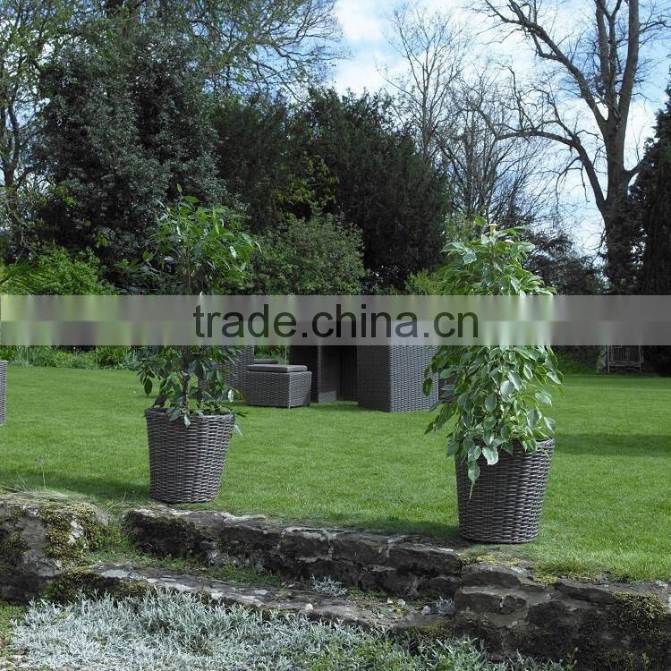 S&D cheap& high quality new style PE blow molding round grey wicker laxury rattan plastic flower pot / planter