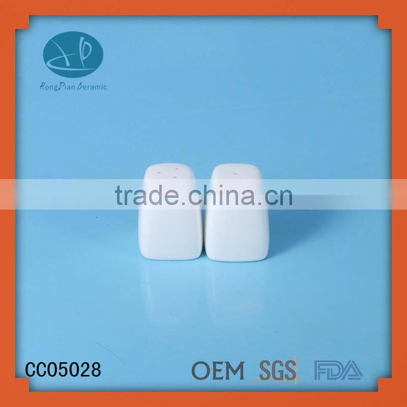 Custom Ceramic Salt & Pepper Shaker set ,Ceramic salt and pepper shaker ,earthenware with rubber stopper