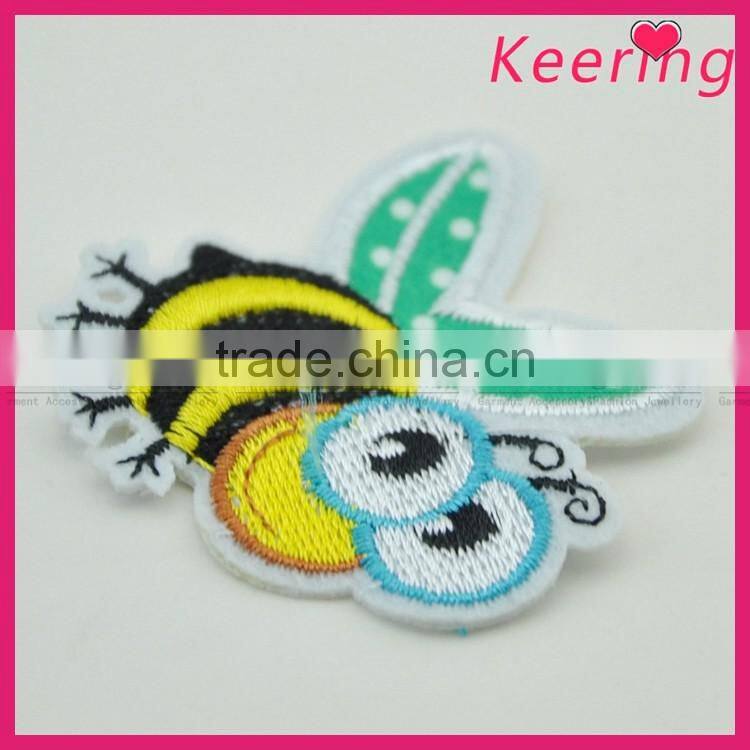 Cute bee custom embroidery patch for clothing and bags WEF-070