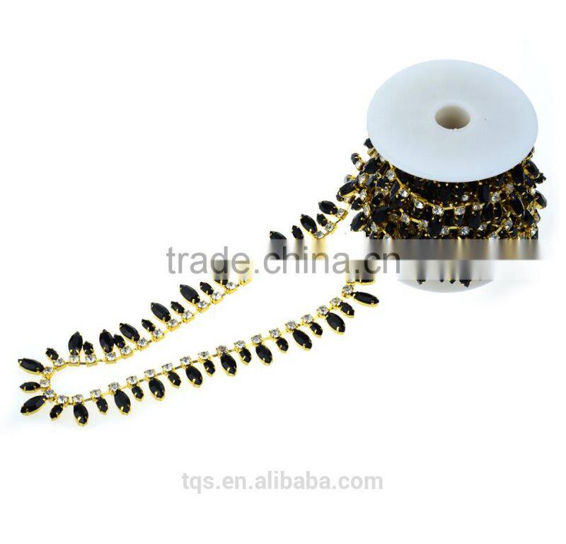 New Design Black Acryl Rhinestone Cup Chain