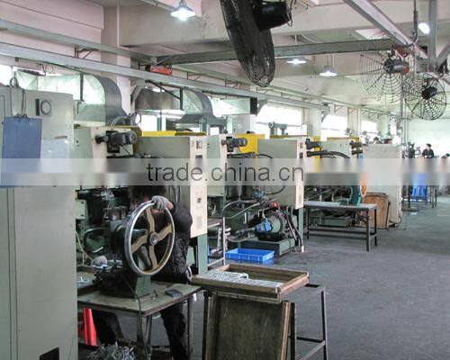 2012 fashionable metal floding lock style bag holder