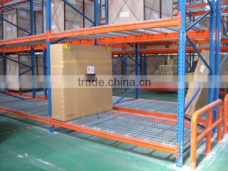 racking wire decking of pallet storage