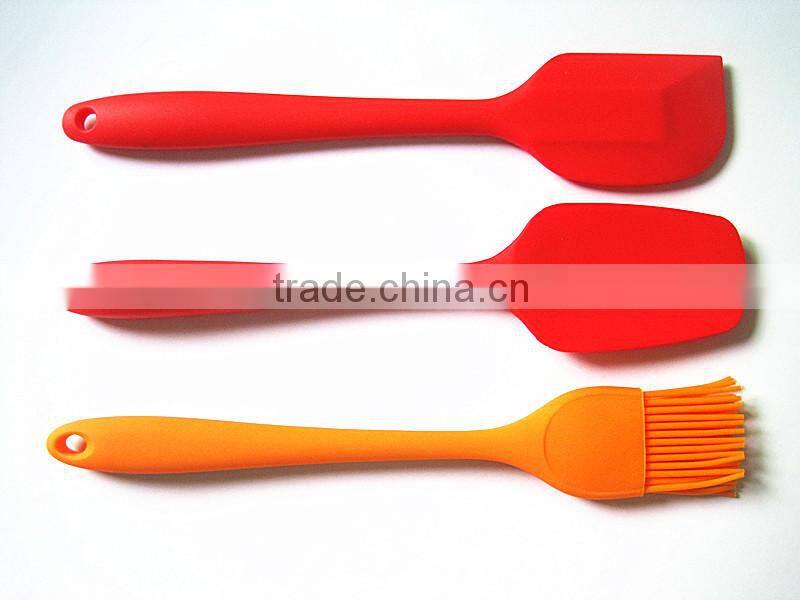 Wholesale non-stick food grade heat resistant kitchen cooking utensils seamless large 27-28cm best solid silicone spatula