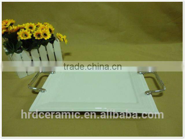 Factory Hot sale stock ceramic dinner plate with Metal handle