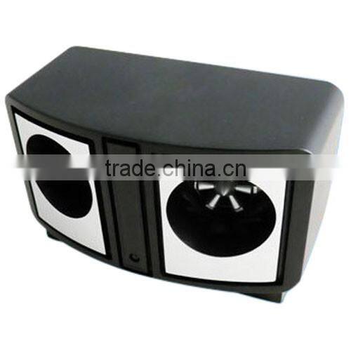 Dual speaker ultrasonic pest repeller