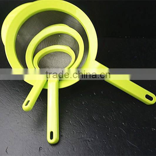 43022 Set of 3 Fine Mesh Stainless Steel Strainers with pp handle