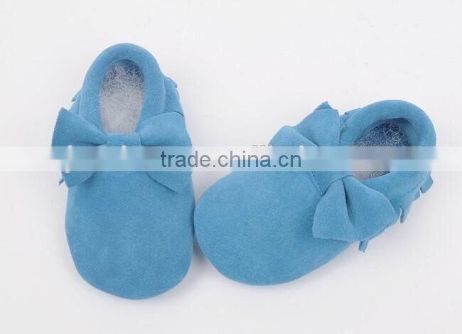 Classic design 100% suede baby moccasins with bow, bow moccains for baby