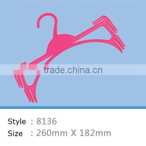 special desgn 2 pack plastic clothes hanger for underwear and bra