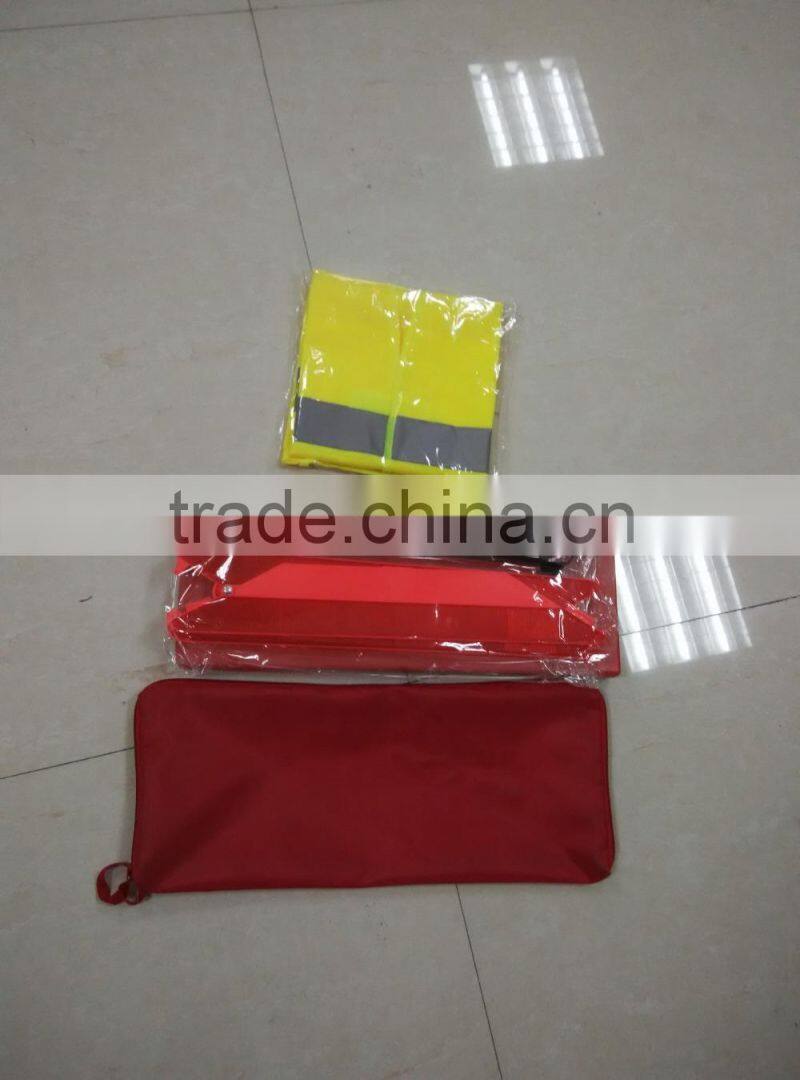 1 Reflective Vest + 1 Reflective Warning Triangle safety kits