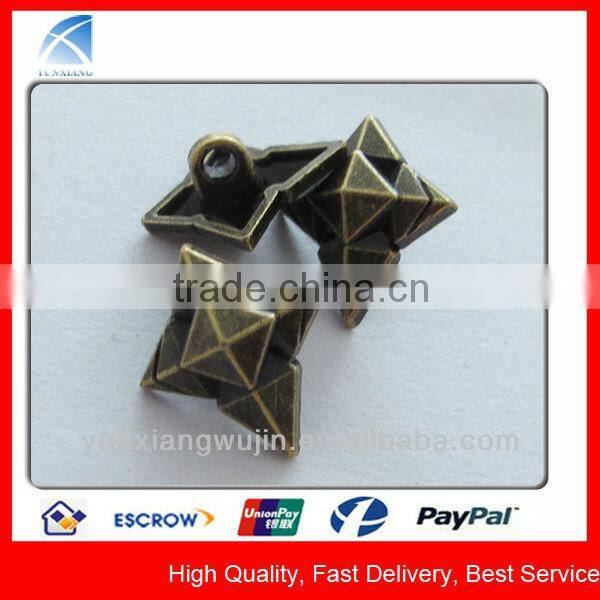 YX1713 Custom Made 18mm Triangle Flat Back Metal Button Blanks