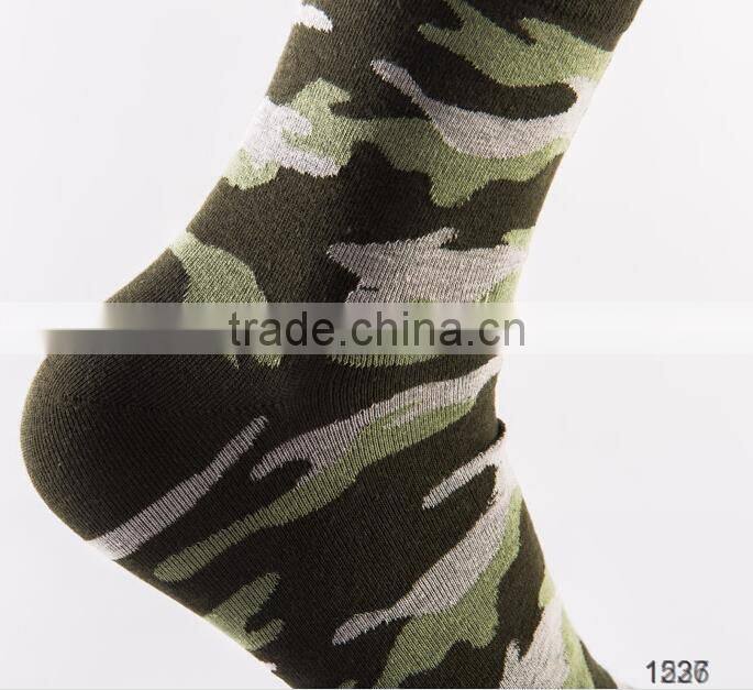 cheap young man fashion camo design men sock