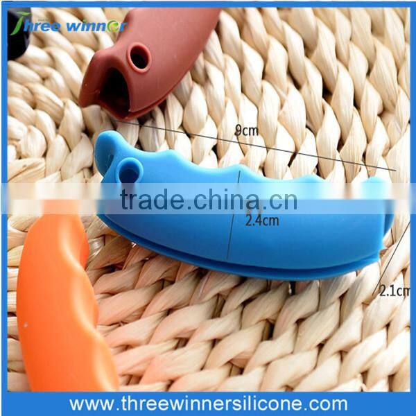 silicone bag holder carrying handle grip for trip