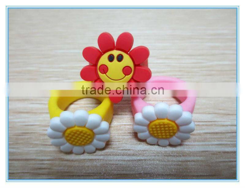 2014 Beautiful and lovely soft pvc fashion toy rings