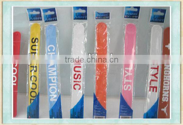 Latest fashion silicone rubber slap band
