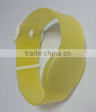 Factory price colorful silicone rfid bracelet/rfid chip tag waterproof custom wristband
