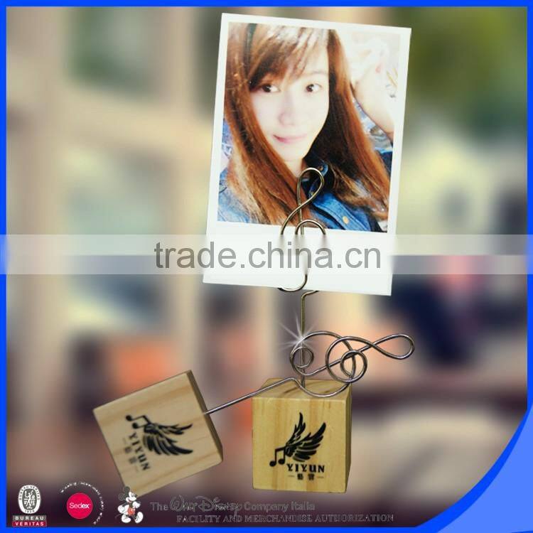 1C logo imprinted 35X35MM wood base with clef holder place card holder