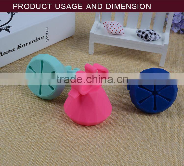 Private label two finger wearable silicone clear nail polish holders