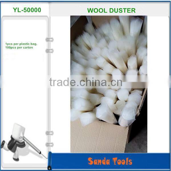 black telescopic plastic handle extends from 75cm to 110cm wool duster