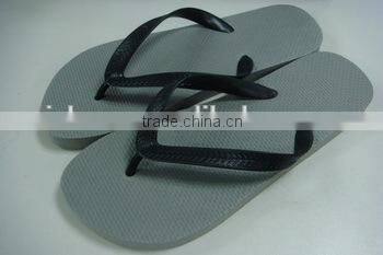 lastest basic men solid color rubber PE flipflops for promotion