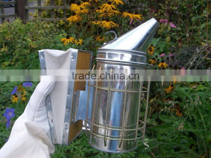 Factory price stainless steel bee smoker with heat shield