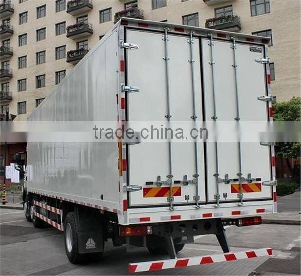 HOWO T5G MAN Engine 240HP Euro4 6X2 Motor Truck / Cargo Van truck