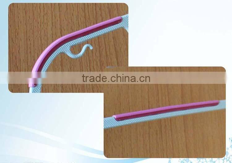 Outdoor extension clothes hanger