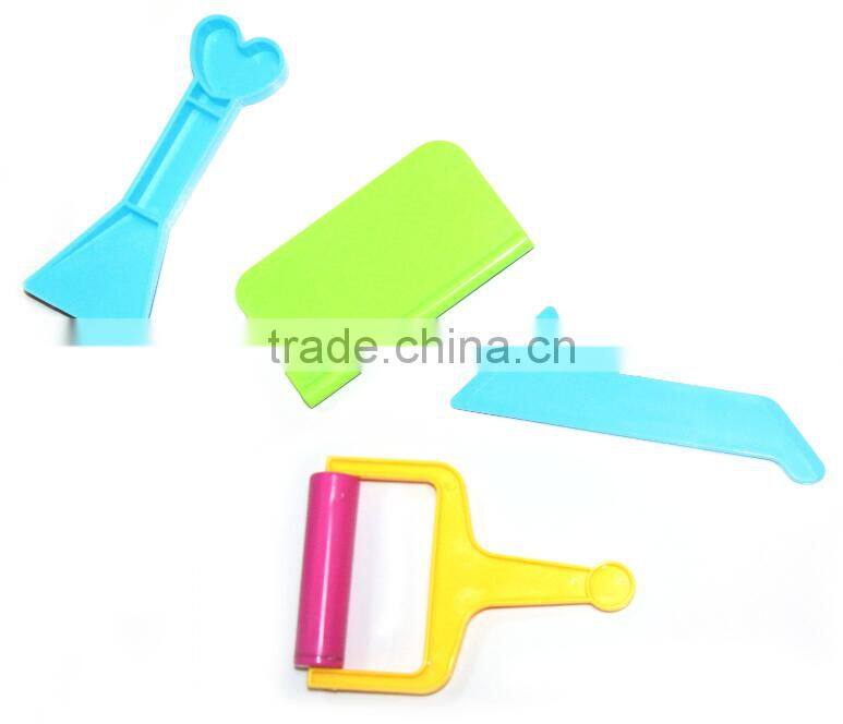 2015 DIY sand with monster molds