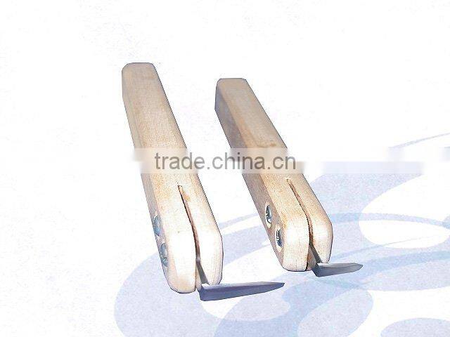 SK5 Blade Plastic-Cutter With Wooden Handle (Scraper)