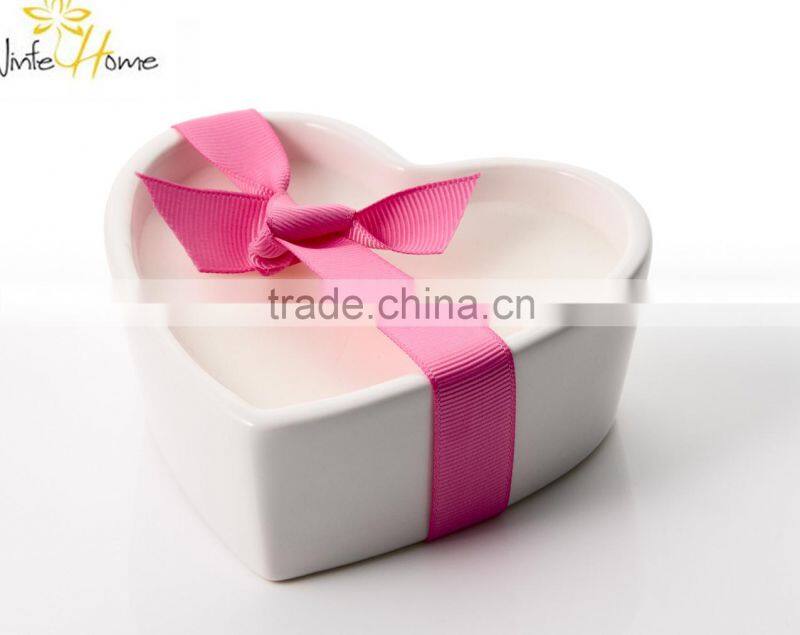 scented candle in ceramic jar/ Heart shape scented candle/ heart shape candle/ soy wax
