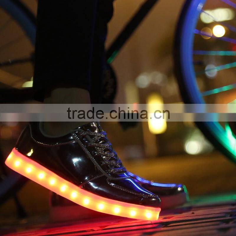 Hot selling led Light adult sneaker shoes fashion led sneaker led light up men and lady shoes