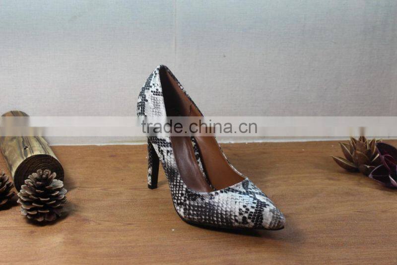 elegant snake woman shoe, charming ladies office shoes