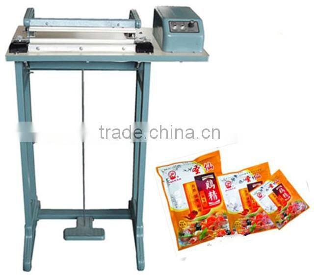 Heat cutting capper and sealing machine for plastic bags
