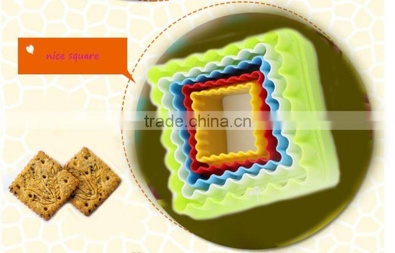 0600042 Plastic square shape cake mould set