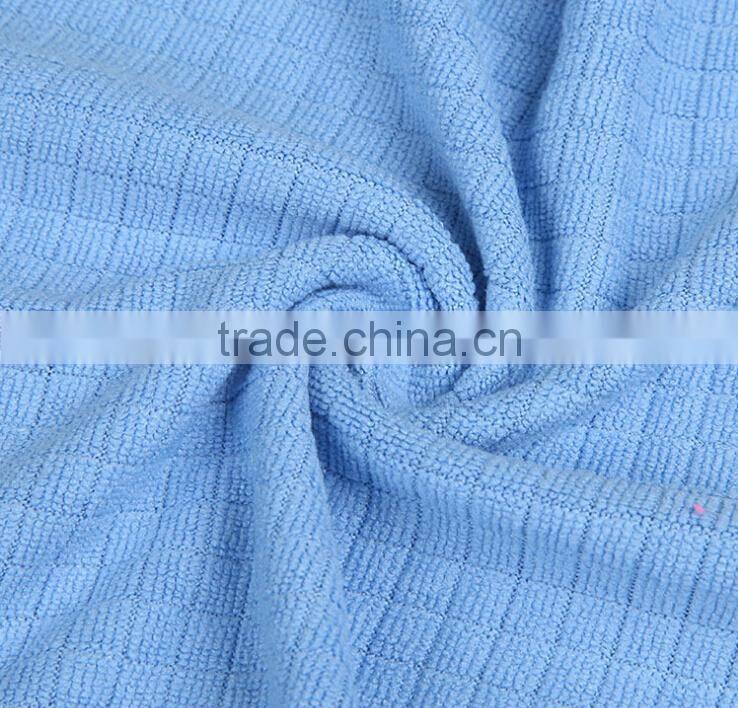 Super absorbent microfibre cleaning cloth