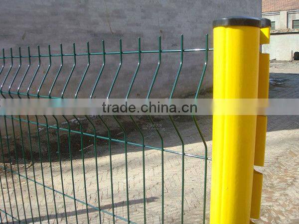 wire mesh fence post