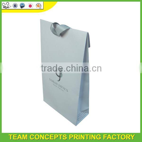 Different size of low cost paper shopping bag brand name