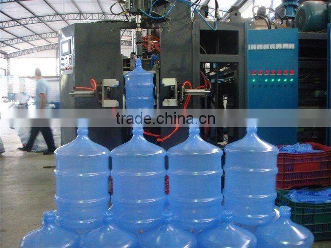 High-speed automatic plastic bottles making machine