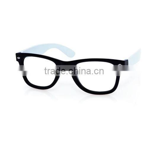 glasses with different colors lensens