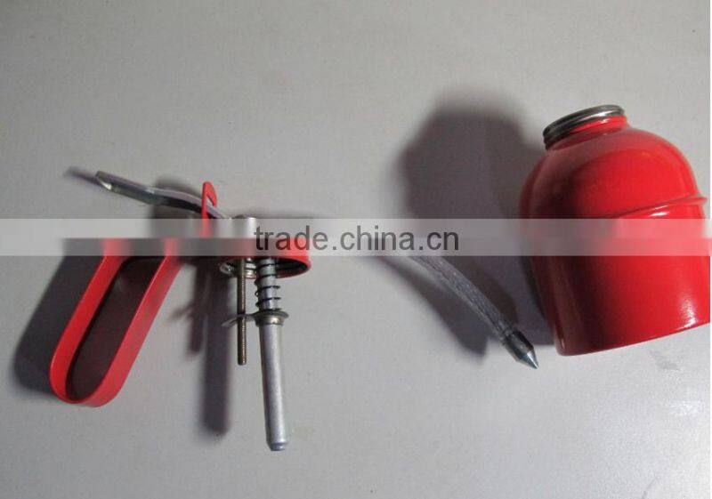 Oil can	;hand oil can pump;metal oil can