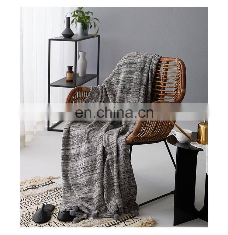 RAWHOUSE new design gray 100% cotton throw knitted pom pom blanket in stock