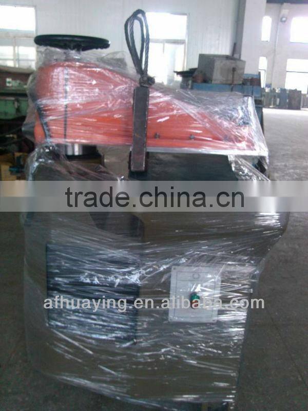 Rubber hydraulic pressure die cutting machine