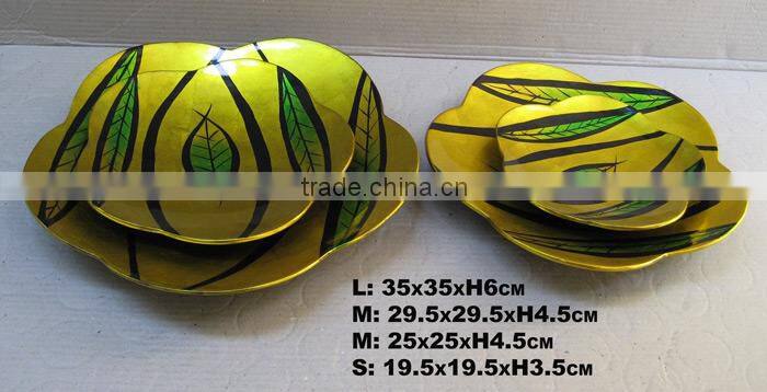 Beautiful lacquered flower shape plates