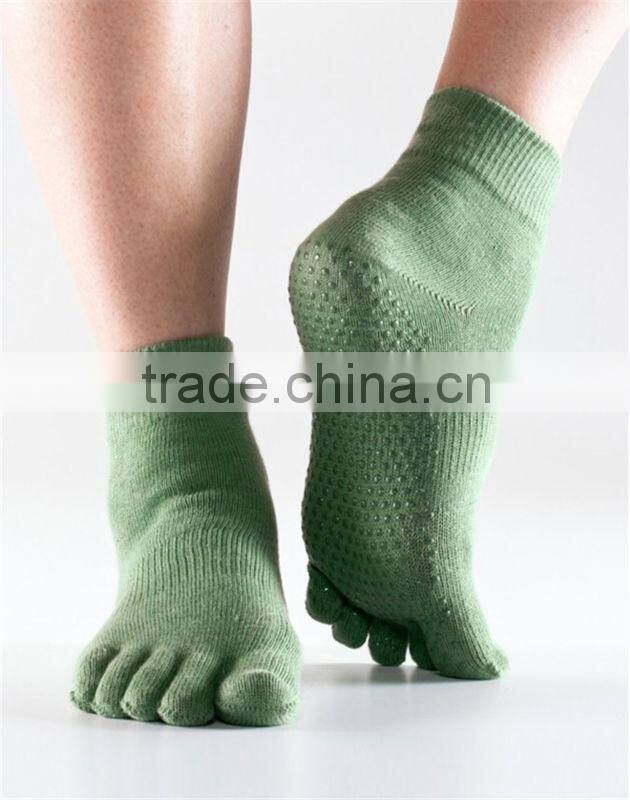 cotton ankle toe anti slip yoga socks for men