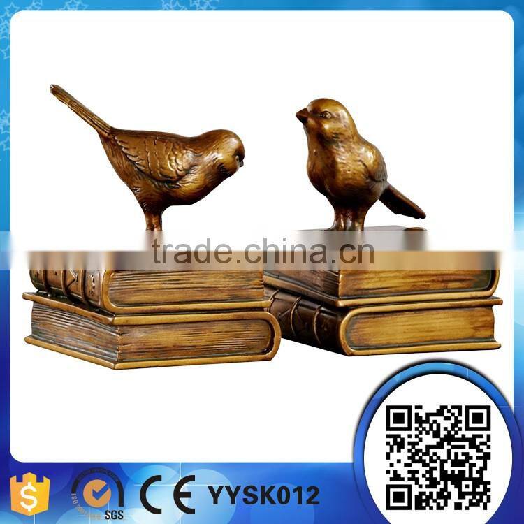 Factory wholesale customized high quality home decor resin bookend