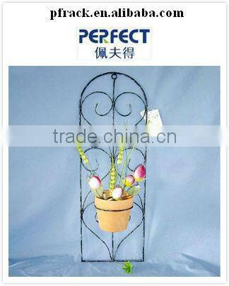 PF--22 wrought iron pot plant holder/wall plant pot holder