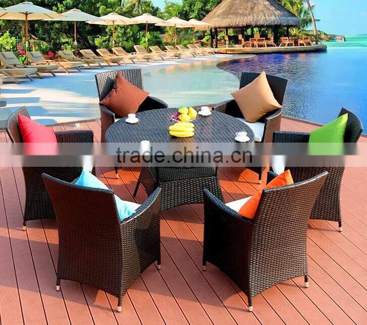 New Style High Quality Old Europe Style Synthetic Rattan Garden Furniture Table Set