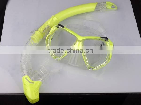 Snorkeling snorkel set