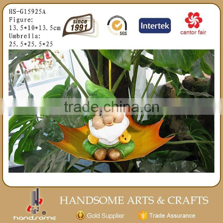 Outdoor Garden Statues Ornament Ceramic Dwarf Figure and Iron Umbrella Metal Bird Feeder
